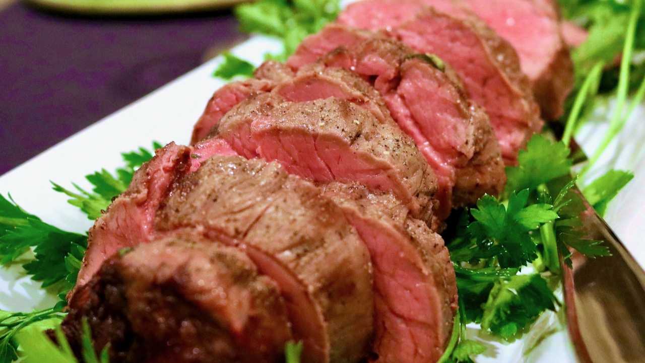 Melt-in-Your-Mouth Beef Tenderloin: Master Medium-Rare Perfection